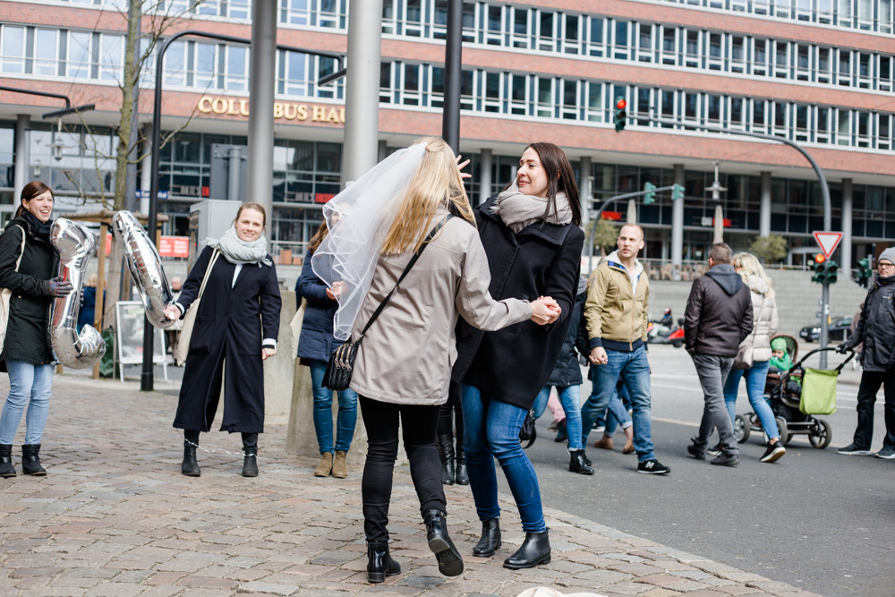JGA in der Hamburger Speicherstadt bei Aprilwetter